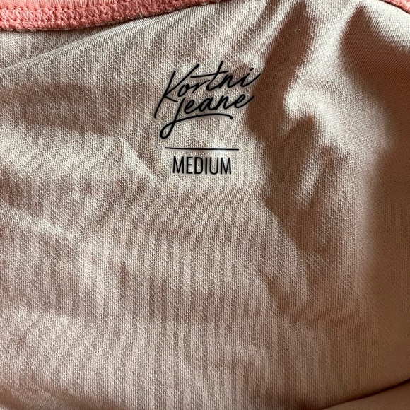 EUC Kortni Jeane med set - Picture 3 of 3